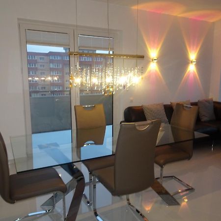 Apartament Francesca Appartamento Braşov Esterno foto