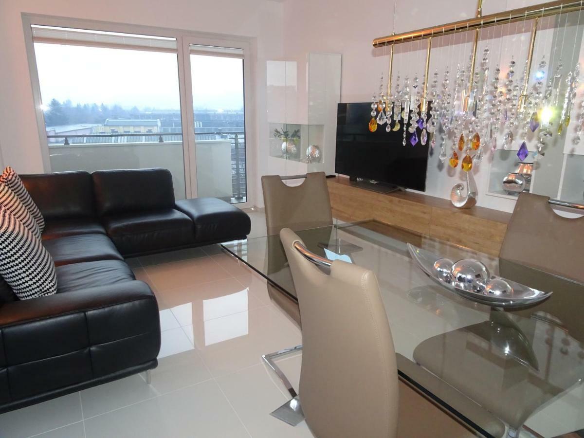 Apartament Francesca Appartamento Braşov Esterno foto